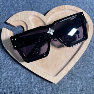 Black Fashion Glasses